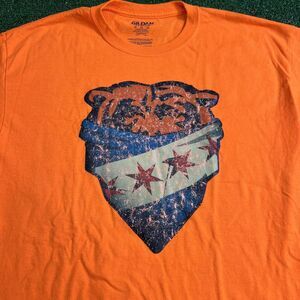 Chicago Bears NFL Football Shirt Bears Distressed Logo‎ W/ Flag Mask Size Large